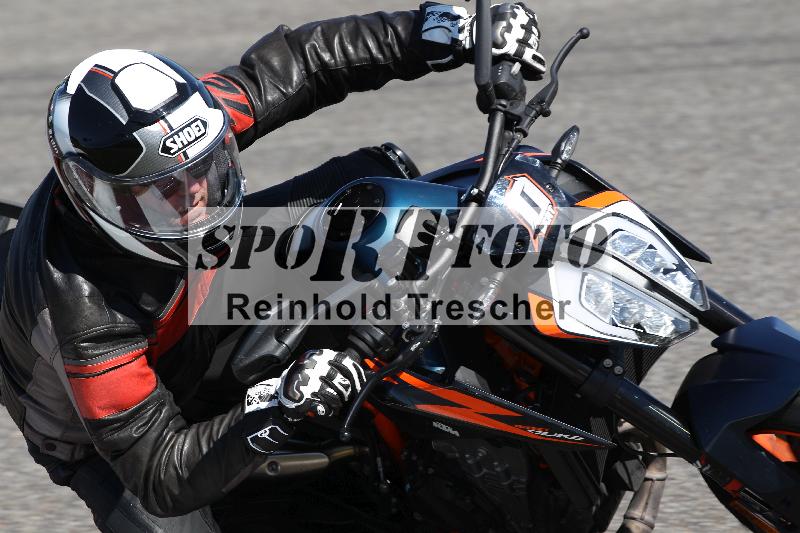 /Archiv-2025/48 25.08.2025 Cornu Master School ADR/blau-bleu/0-3